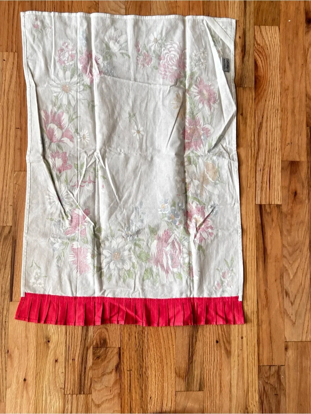 Lu Ray Home Collection Vintage Floral Tea Towel Pink Ruffle Trim 100% Cotton